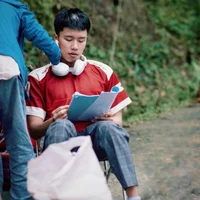 Đi giữa trời rực rỡ