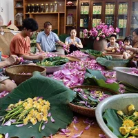 Trà sen Tây Hồ