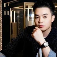 Negav gây chú ý ở Anh trai 'say hi'