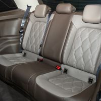 Diệp Lâm Anh tặng VW Viloran cho con gái lớn