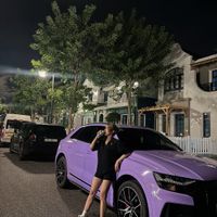 Diệp Lâm Anh tặng VW Viloran cho con gái lớn
