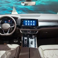 Diệp Lâm Anh tặng VW Viloran cho con gái lớn