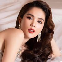 Khối tài sản của Ngọc Trinh: Biệt thự 50 tỷ, có cả bộ sưu tập xế hộp
