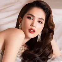 Khối tài sản của Ngọc Trinh: Biệt thự 50 tỷ, có cả bộ sưu tập xế hộp