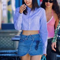 Lisa x Rosalía, Rosé x SimiHaze biến phố xá Mỹ thành sàn diễn thời trang