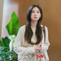 Cách Jung So Min dùng thời trang nói lên tính cách nhân vật trong Chuyện tình nhà bên