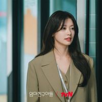 Cách Jung So Min dùng thời trang nói lên tính cách nhân vật trong Chuyện tình nhà bên