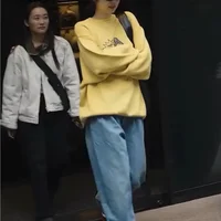 Giày thể thao adidas