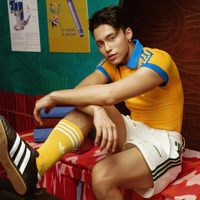 Giày thể thao adidas