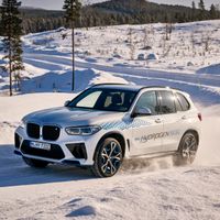 Toyota và BMW lập liên minh sản xuất xe chạy bằng hydro