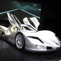 Siêu phẩm Bugatti La Voatio Noire đắt nhất thế giới