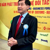 Doanh nhân Johnathan Hạnh Nguyễn 