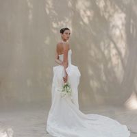 Trang phục cưới của Charlie