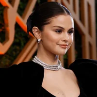 Học Selena Gomez cách ôm ấp tinh thần khỏe mạnh