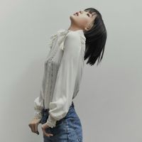 Áo sơ mi trắng
