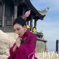 Hồ Quỳnh Hương mặc áo dài trên đỉnh núi Yên Tử, hát ca khúc lấy cảm hứng từ ca trù