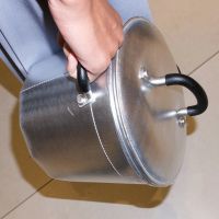 Túi xách nồi nhôm gây chú ý