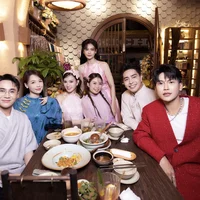 Trương Quỳnh Anh trở thành bà chủ quán chay