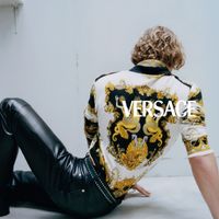 Cửa hàng Versace tại Rex Hotel trở lại với diện mạo xa hoa, đẳng cấp