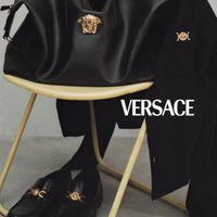 Cửa hàng Versace tại Rex Hotel trở lại với diện mạo xa hoa, đẳng cấp