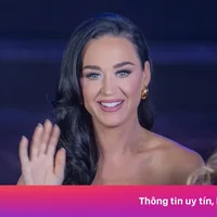 Katy Perry, hôn thê Jeff Bezos sắp bay vào vũ trụ