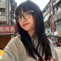 Cô gái lai được chú ý ở Em xinh