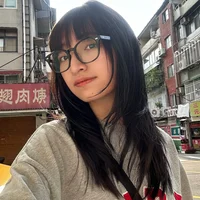 Cô gái lai được chú ý ở Em xinh