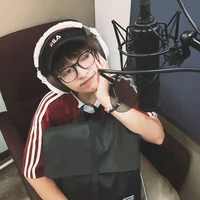 Cô gái lai được chú ý ở Em xinh