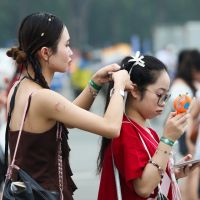 Hàng nghìn người đổ về SVĐ Mỹ Đình xem concert cuối Anh trai say hi