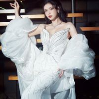Ngắm nhan sắc ngày càng thăng hoa của Trương Quỳnh Anh khi trình diễn thời trang