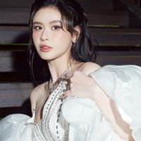 Ngắm nhan sắc ngày càng thăng hoa của Trương Quỳnh Anh khi trình diễn thời trang
