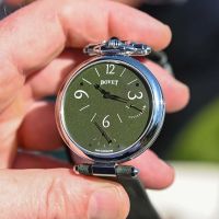 Đồng hồ hơn 19.000 USD chứa cát ở tất cả tiểu vương quốc thuộc UAE