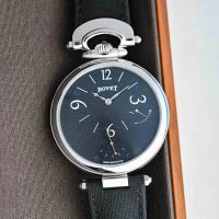 Đồng hồ hơn 19.000 USD chứa cát ở tất cả tiểu vương quốc thuộc UAE