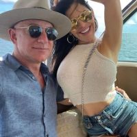 Jeff Bezos thuê trọn khách sạn 5 sao trước đám cưới bí mật