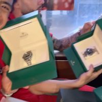 Cận cảnh đồng hồ Rolex 16.000 USD tổng thống tặng đội tuyển Indonesia