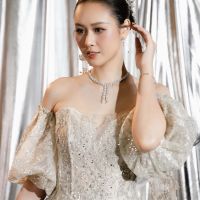 Anh Phạm tỏa sáng với trang sức cưới kim cương Mobius