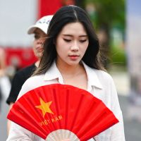 Hơn 50.000 khán giả đội mưa chờ đợi 8Wonder ở Hà Nội