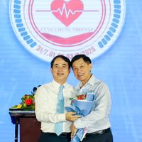 Ông Johnathan Hạnh Nguyễn đồng hành cùng 1.050 học sinh khó khăn Khánh Hòa