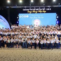 Ông Johnathan Hạnh Nguyễn đồng hành cùng 1.050 học sinh khó khăn Khánh Hòa
