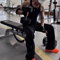 Sơn Tùng M-TP khoe body săn chắc trong loạt ảnh tập gym
