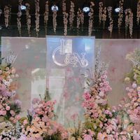 Vợ cao 1,8 m của Hồ Quang Hiếu gợi cảm ở lễ cưới
