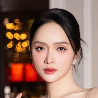Tranh cãi Hương Giang thi Miss Universe