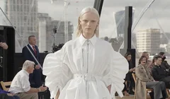 BST Xuân Hè 2022: Sự đổ bộ của "cơn bão" Alexander McQueen