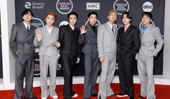 American Music Awards 2021 gọi tên BTS là nghệ sĩ Châu Á đầu tiên thắng giải Artist of the year