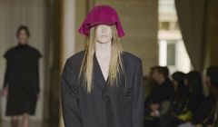 Raf Simons Xuân Hè 2022: Vẻ đẹp "genderfluid" không giới hạn