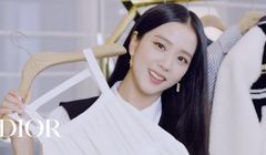 Jisoo tỏa sáng như một ngôi sao khi xem show diễn Dior Cruise 22