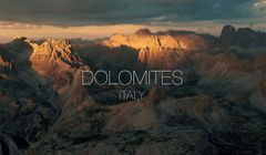 Cảnh sắc ngoạn mục nhìn từ đỉnh Dolomites