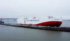 Lô xe VinFast đầu tiên cập cảng đúng thời điểm hãng xe này có giấy phép kinh doanh tại Mỹ