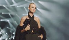 Michael Kors - BST Thu/Đông 2022/2023:  Sang trọng và duyên dáng