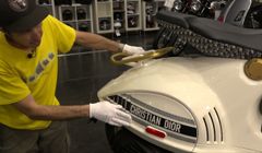 Hàng độc cho đại gia VESPA 946 Christian Dior - Xe tay ga đắt nhất Việt Nam, giá gần 1 tỷ đồng.